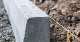 Установка бордюров для тротуарной плитки в Лесне - цена от 832 руб.