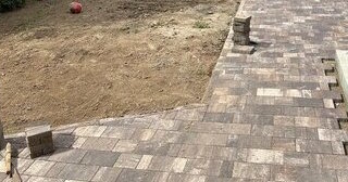 Профессиональная укладка тротуарной плитки на клей в Лесне в октябре