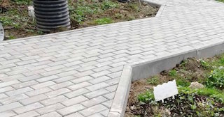 Профессиональная укладка брусчатки в Лесне в октябре