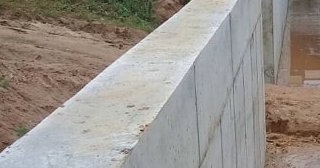 Строительство подпорной стенки из бетона в Лесне в октябре